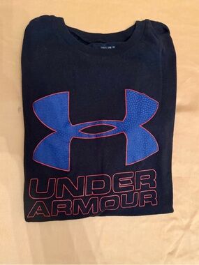 Under Armour Kids Black Long Sleeve Tee with Blue Logo and Red Outline Youth M